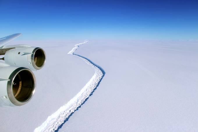 Iceberg gigante ameaça se desprender da Antártida