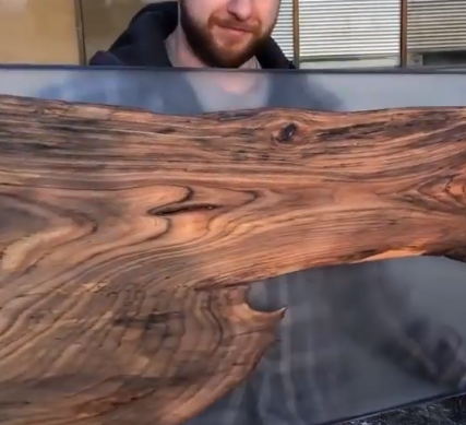 Arte com madeira e resina